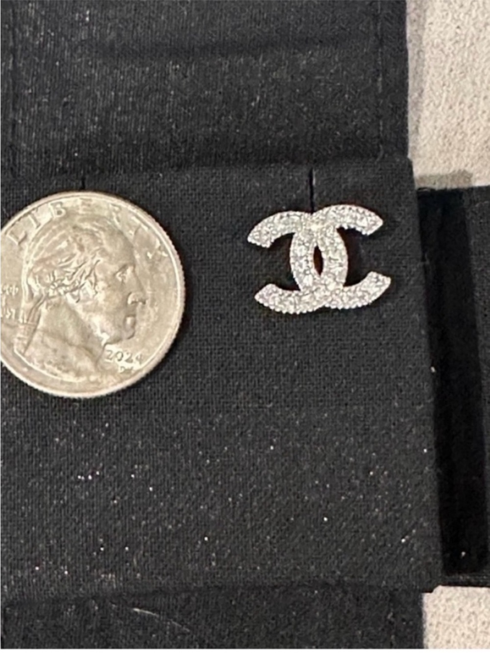 Chanel stud earrings - Picture 7 of 11